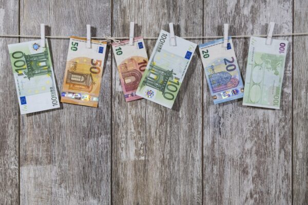 Airbnb Hustle: Turn Your Spare Room Into Gold