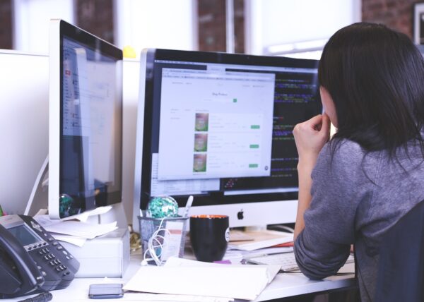 AI Ad Alchemy: Converting Clicks Into Gold