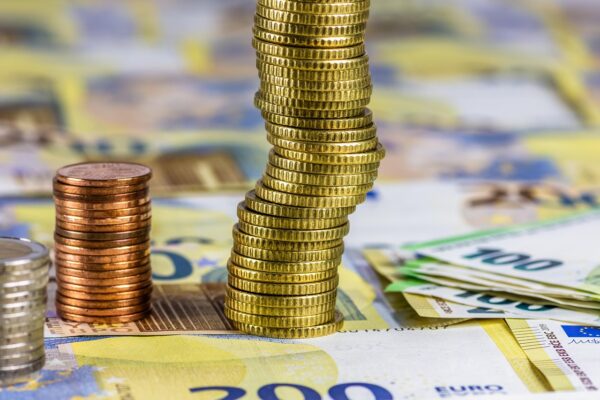 AI-Powered Financial Foresight: Unveiling Customer Value