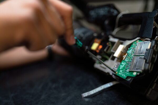Orchestrating The Intelligent Edge: AIs IoT Symphony
