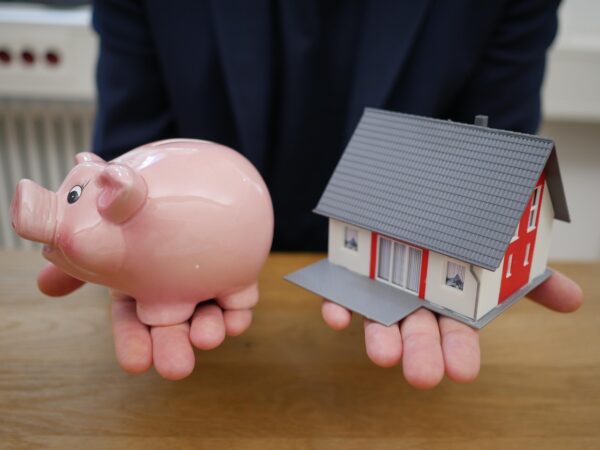 AI: Smarter Money, Effortless Wealth Building.