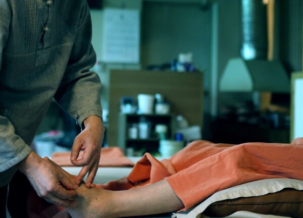 AI Influencers: Authentic Connection Or Algorithmic Echo Chamber?